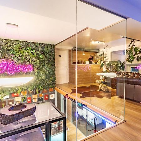 Luxe & Central Haven - Jacuzzi, Sauna, Steam, Private Parking 코모 외부 사진