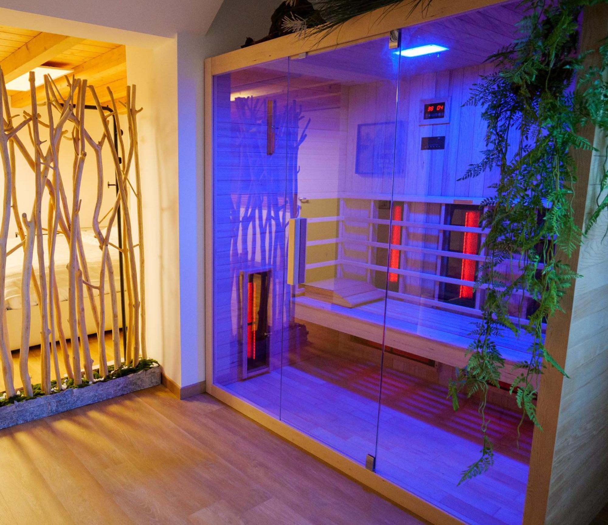 Luxe & Central Haven - Jacuzzi, Sauna, Steam, Private Parking 코모 외부 사진