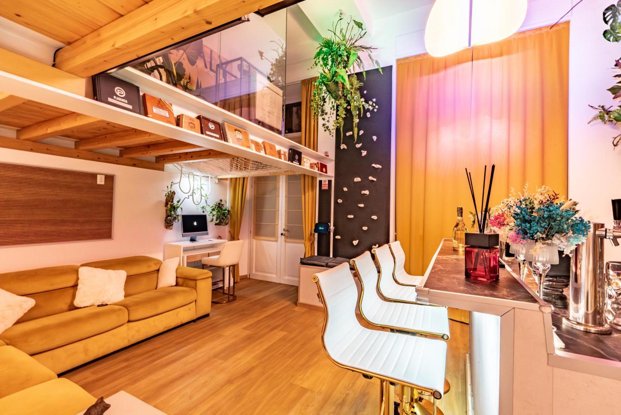 Luxe & Central Haven - Jacuzzi, Sauna, Steam, Private Parking 코모 외부 사진